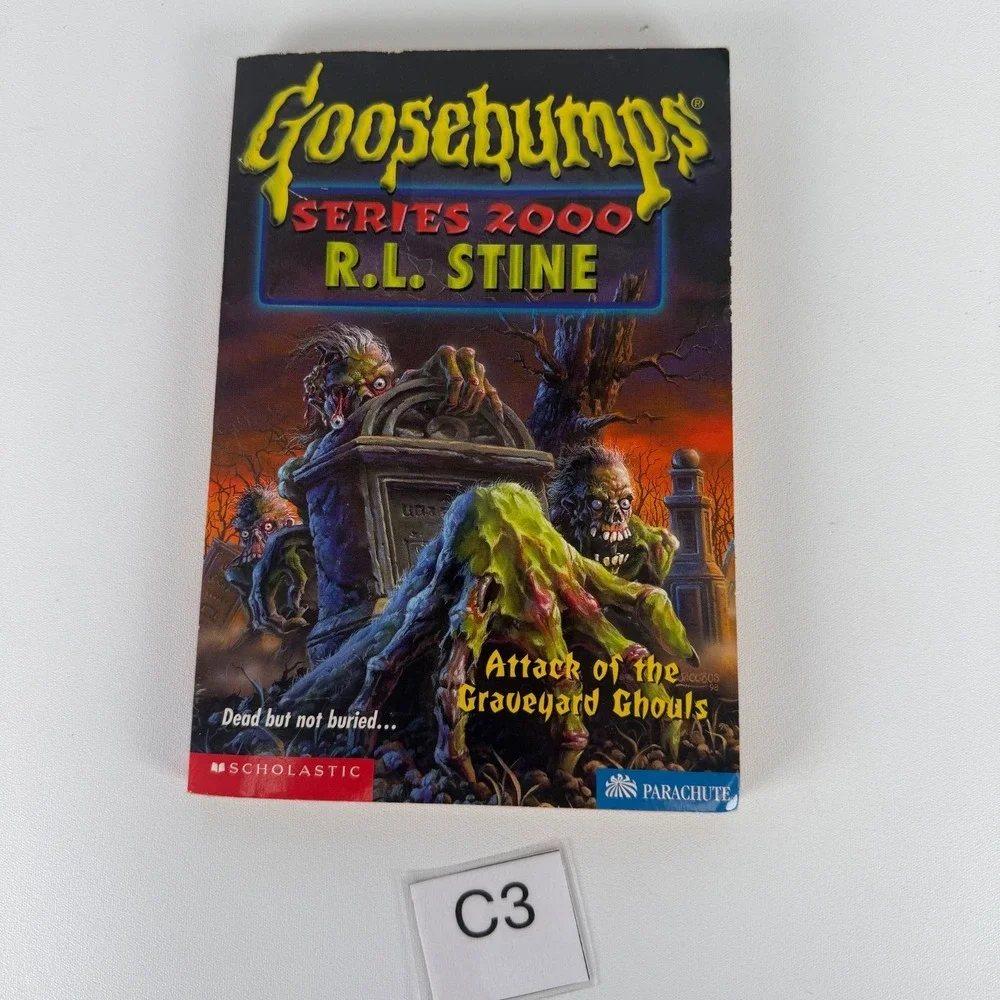 R.L. STINE Goosebumps Series 2000 #11 Attack of the Graveyard‎ Ghouls 1st Print